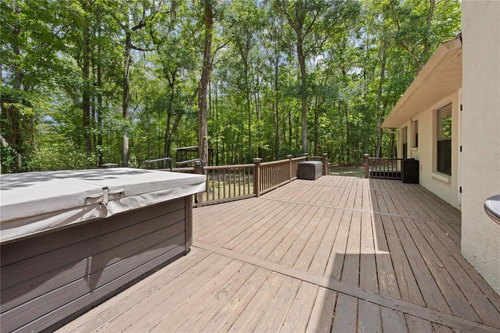 Image 35 of property listing at 18451 NW 141ST AVENUE, Williston, FL 32696