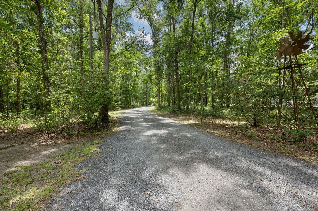 Image 43 of property listing at 18451 NW 141ST AVENUE, Williston, FL 32696