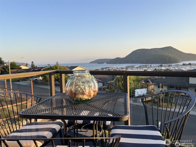 1807 Bradley Drive, Anacortes, WA 98221