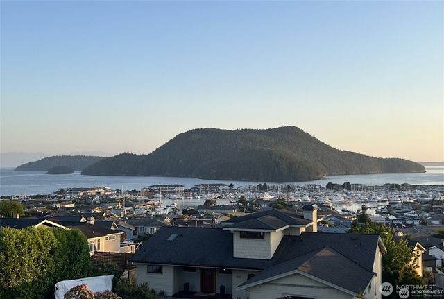 1807 Bradley Drive, Anacortes, WA 98221