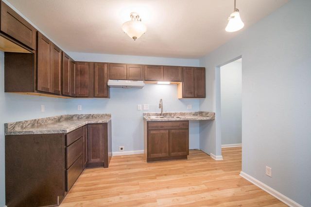 10822 W Donna DRIVE, Milwaukee, WI 53224