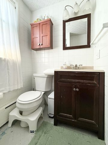 128 Lawrence St B, Medford, MA 02155