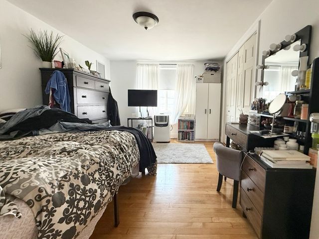 128 Lawrence St B, Medford, MA 02155
