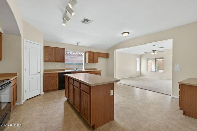 740 E MULE TRAIN Trail, San Tan Valley, AZ 85143