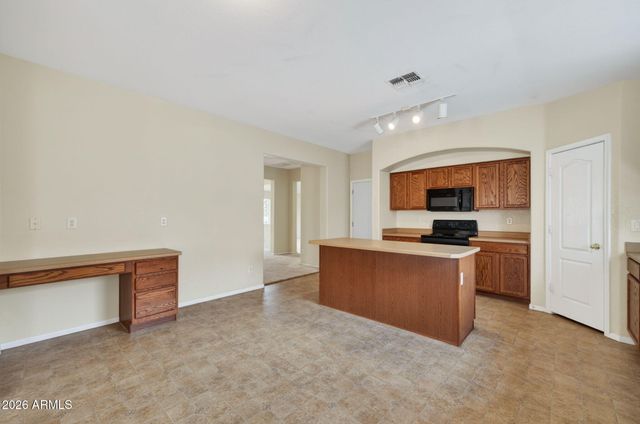 740 E MULE TRAIN Trail, San Tan Valley, AZ 85143