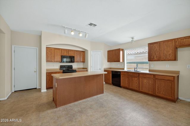 740 E MULE TRAIN Trail, San Tan Valley, AZ 85143