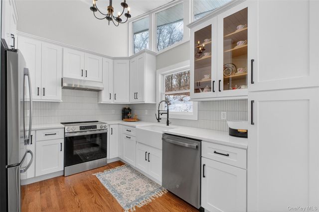 74 Roosevelt Road, Hyde Park, NY 12538