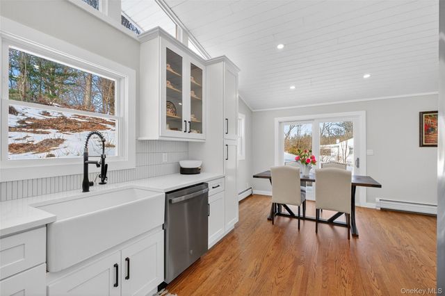 74 Roosevelt Road, Hyde Park, NY 12538