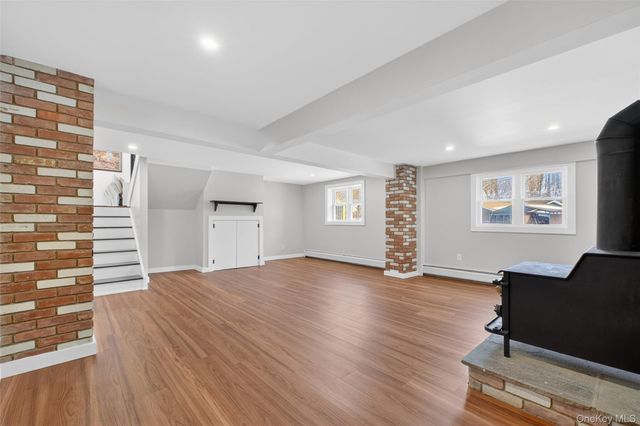 74 Roosevelt Road, Hyde Park, NY 12538