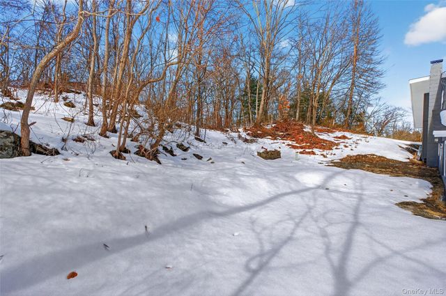 74 Roosevelt Road, Hyde Park, NY 12538