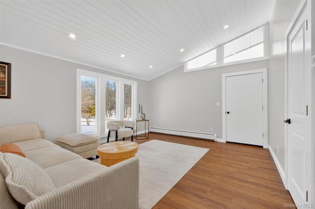 74 Roosevelt Road, Hyde Park, NY 12538