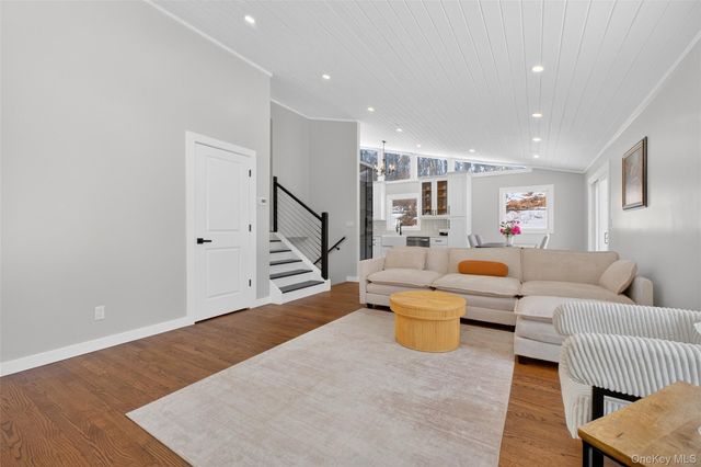 74 Roosevelt Road, Hyde Park, NY 12538