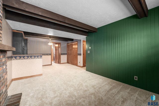 5805 W 50th St Street, Sioux Falls, SD 57106