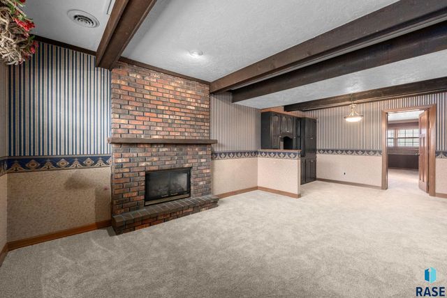 5805 W 50th St Street, Sioux Falls, SD 57106