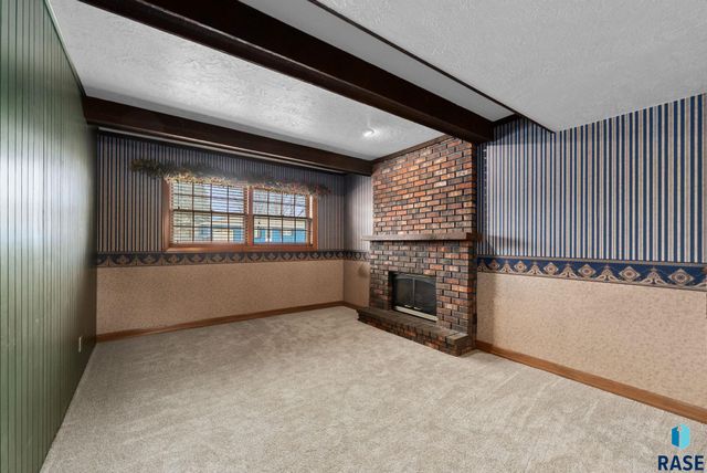 5805 W 50th St Street, Sioux Falls, SD 57106