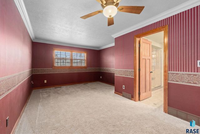 5805 W 50th St Street, Sioux Falls, SD 57106