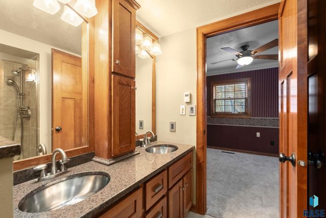 5805 W 50th St Street, Sioux Falls, SD 57106