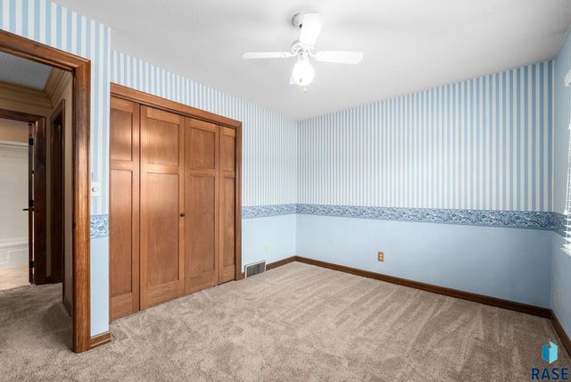 5805 W 50th St Street, Sioux Falls, SD 57106