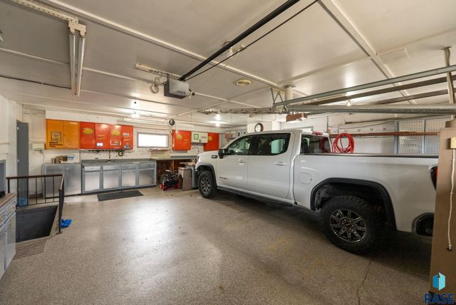 5805 W 50th St Street, Sioux Falls, SD 57106