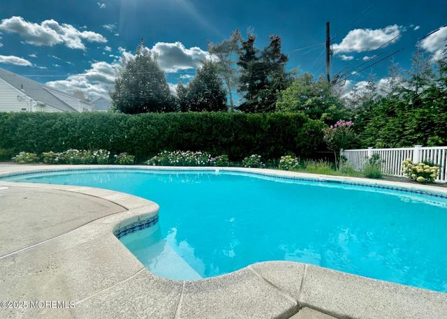 409 Trenton Boulevard, Sea Girt, NJ 08750