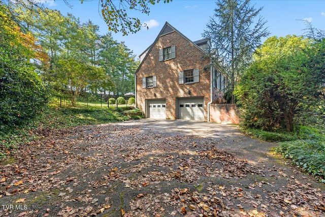 1905 Sherwood Drive, Johnson City, TN 37601