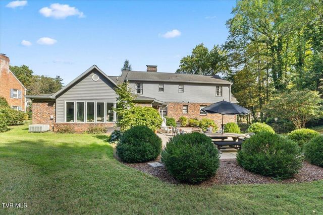 1905 Sherwood Drive, Johnson City, TN 37601