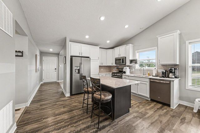 1321 Chestnut Circle, Carver, MN 55315