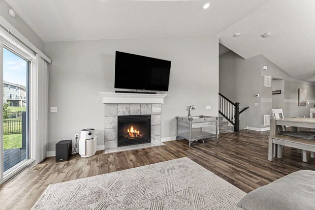 1321 Chestnut Circle, Carver, MN 55315