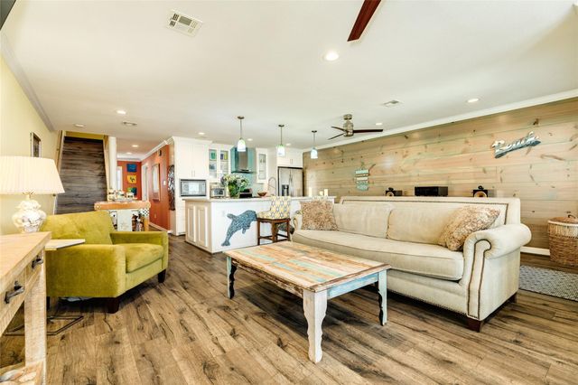 8302 Seawall Boulevard 5, Galveston, TX 77554