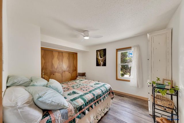 537 S 16TH ST, Hot Springs, SD 57747