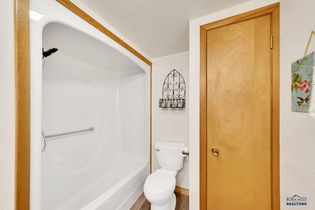 537 S 16TH ST, Hot Springs, SD 57747