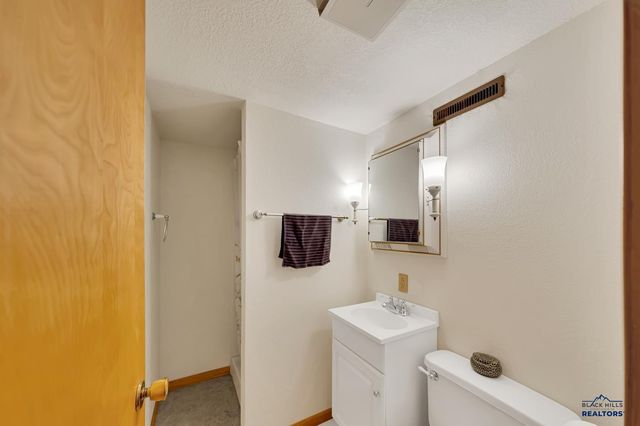 537 S 16TH ST, Hot Springs, SD 57747