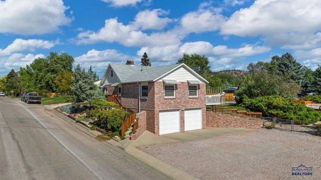537 S 16TH ST, Hot Springs, SD 57747