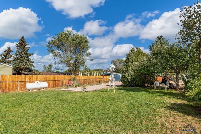 537 S 16TH ST, Hot Springs, SD 57747