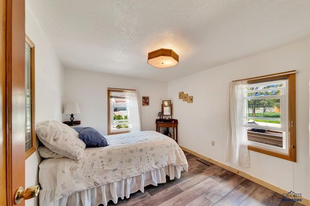 537 S 16TH ST, Hot Springs, SD 57747