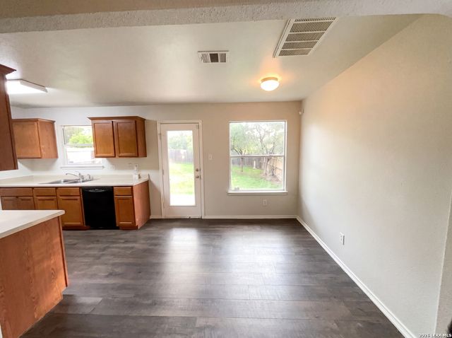 1423 Alaskan Wolf, San Antonio, TX 78245