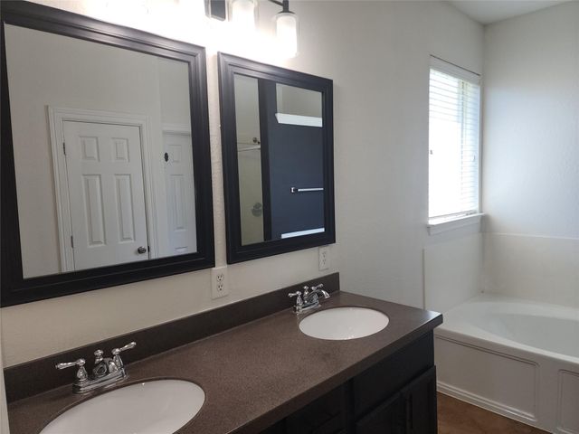 2909 Castleton Bay Lane, Pearland, TX 77584