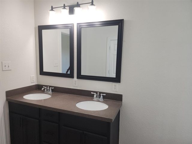 2909 Castleton Bay Lane, Pearland, TX 77584