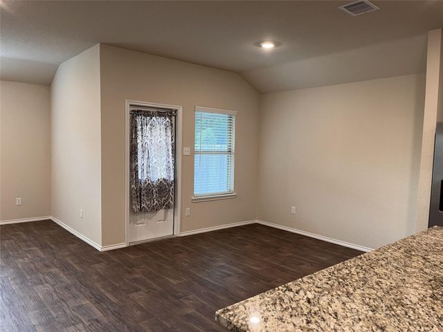 312 Comal Drive, Huntsville, TX 77340