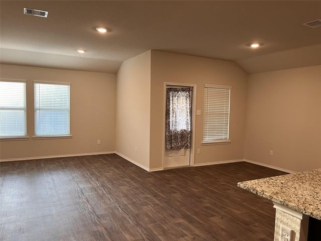312 Comal Drive, Huntsville, TX 77340