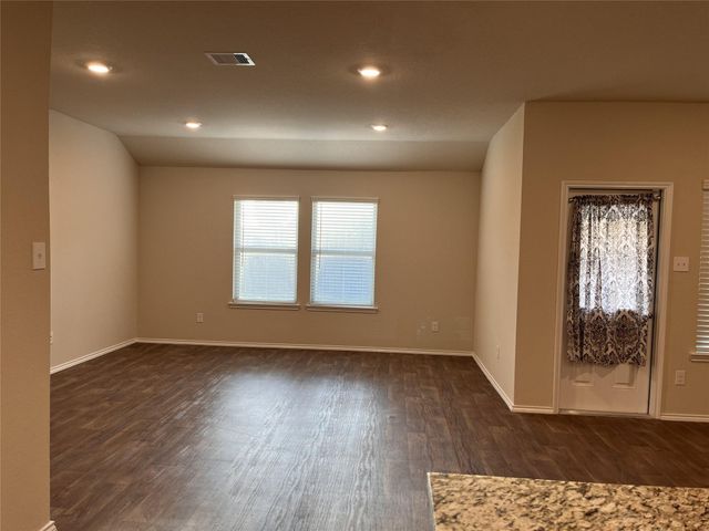 312 Comal Drive, Huntsville, TX 77340