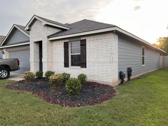 312 Comal Drive, Huntsville, TX 77340