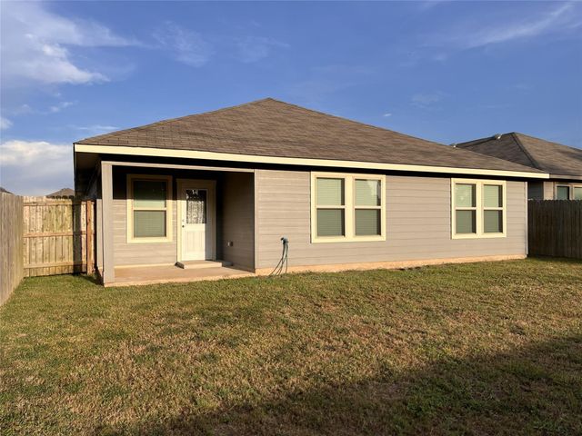 312 Comal Drive, Huntsville, TX 77340