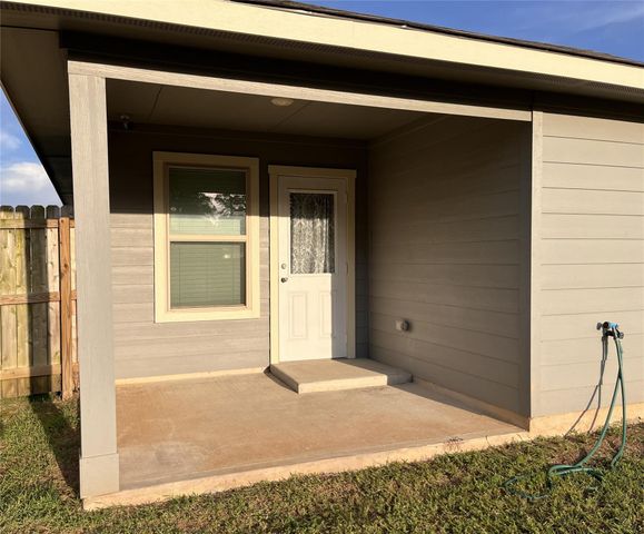 312 Comal Drive, Huntsville, TX 77340