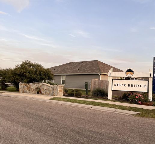 312 Comal Drive, Huntsville, TX 77340