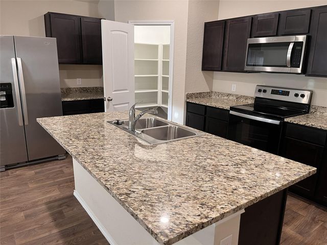 312 Comal Drive, Huntsville, TX 77340