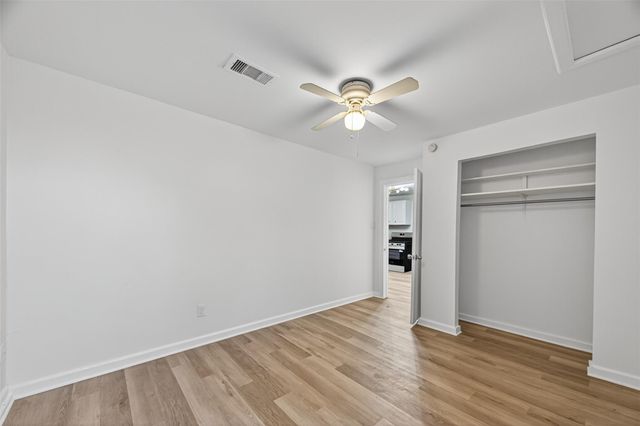 105 Clear Lake Road C, Highlands, TX 77562