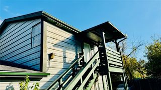 105 Clear Lake Road C, Highlands, TX 77562