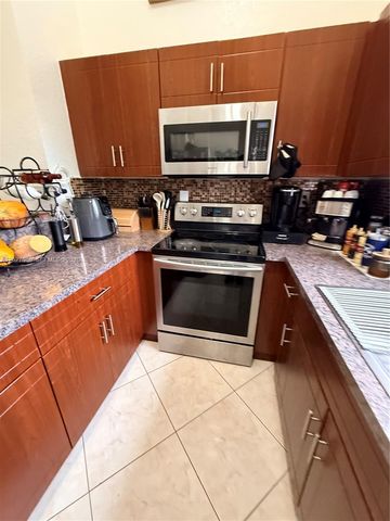 340 E 5th Street 202, Hialeah, FL 33010