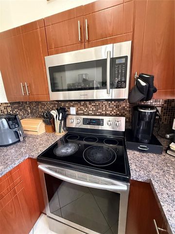 340 E 5th Street 202, Hialeah, FL 33010